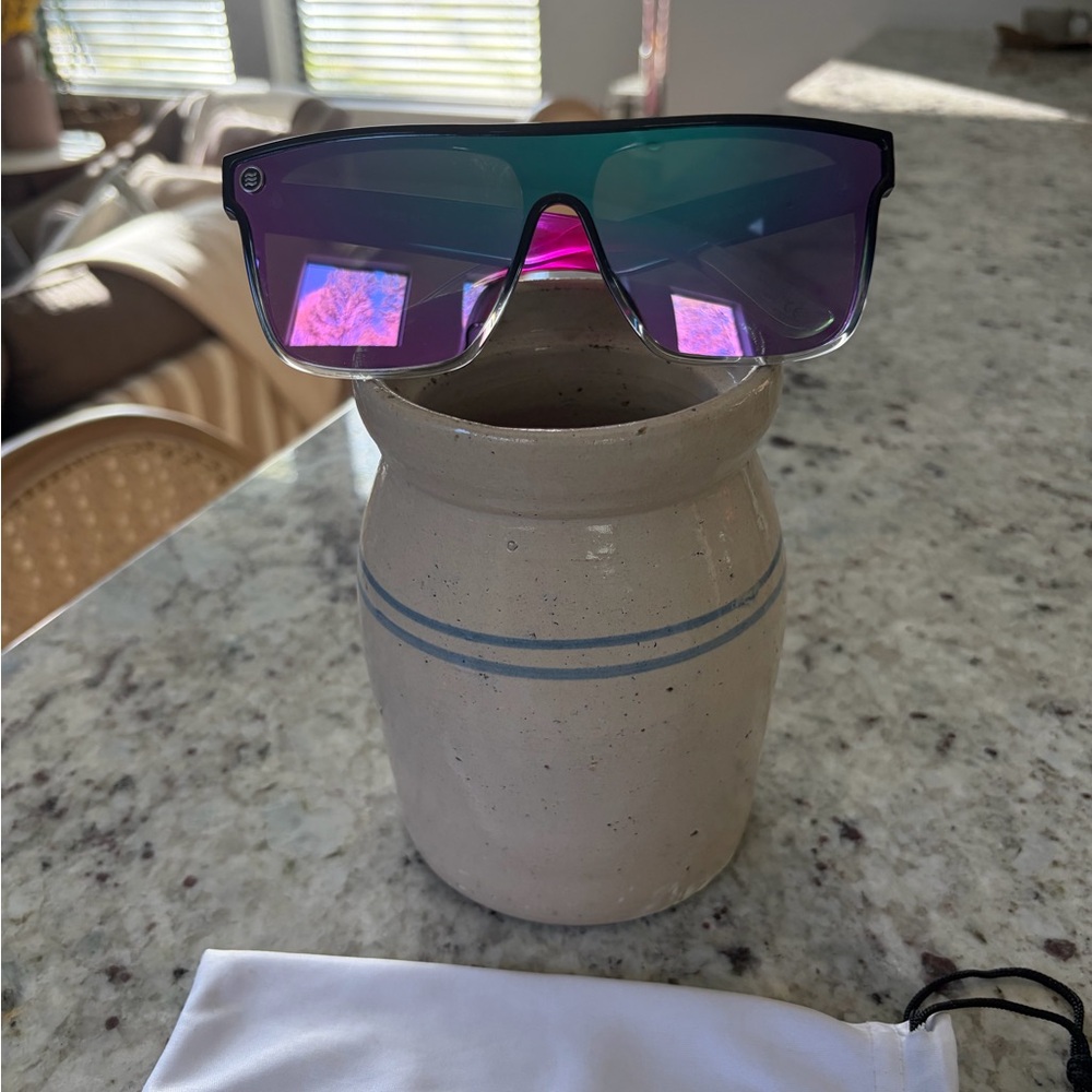 Neven Mirrored Shield Sunglasses - Purple/Green Lens